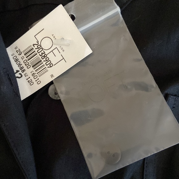 LOFT Black Button Down, Belted, Long Sleeve w/ Stretch Top Size 12 - Picture 4 of 9